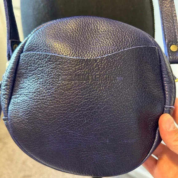 Elegant Purple Leather Crossbody Bag - Picture 4 of 6